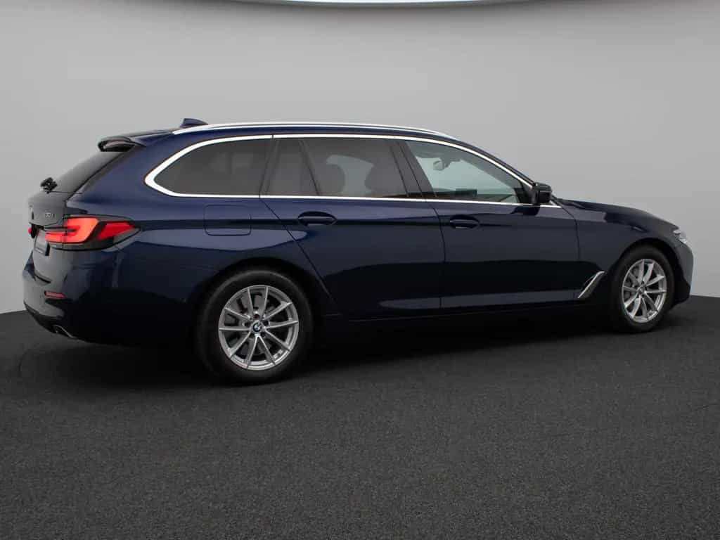BMW 5 Series 530d xD Panoram Kamera HUD DAB HiFi SoftCl Sport 08/2020-photo-5