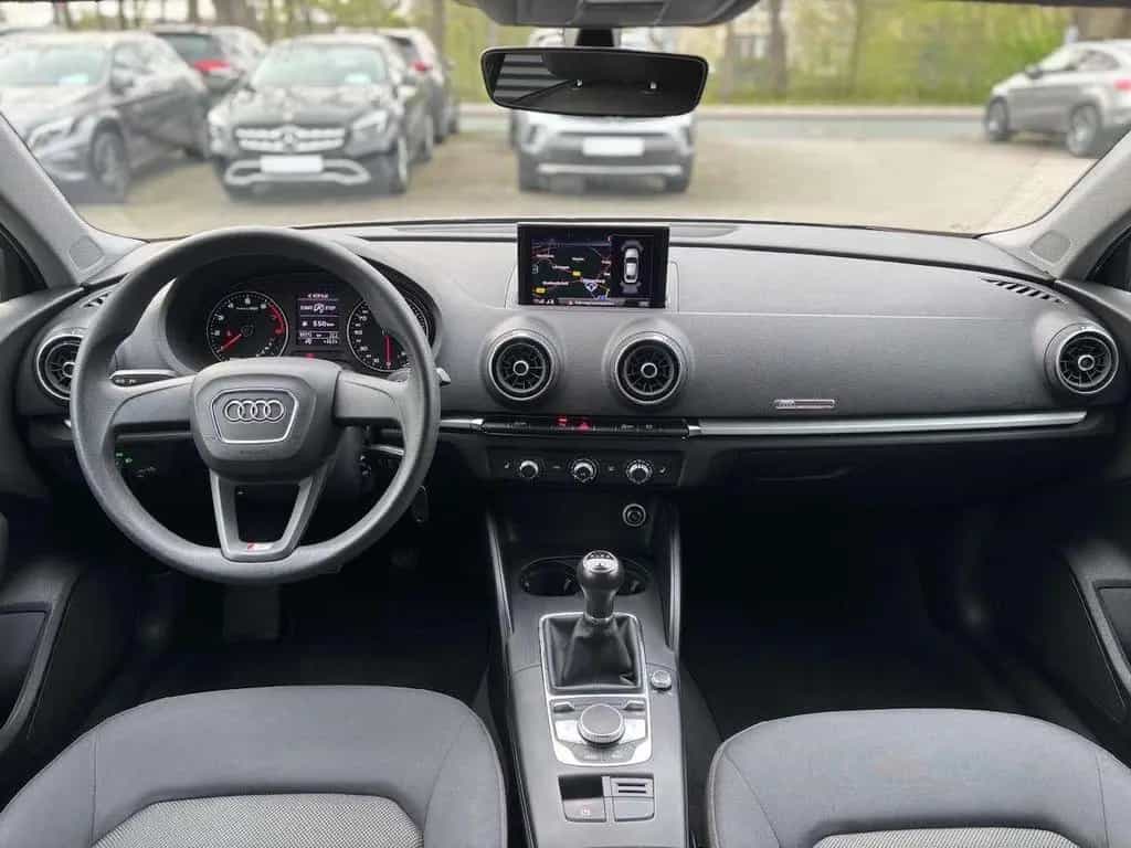 Audi A3 30 TFSI S-Line Limousine 02/2019-photo-16