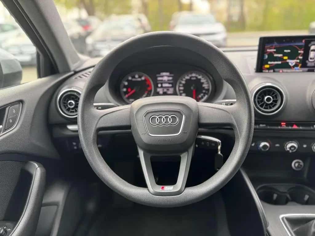 Audi A3 30 TFSI S-Line Limousine 02/2019-photo-17