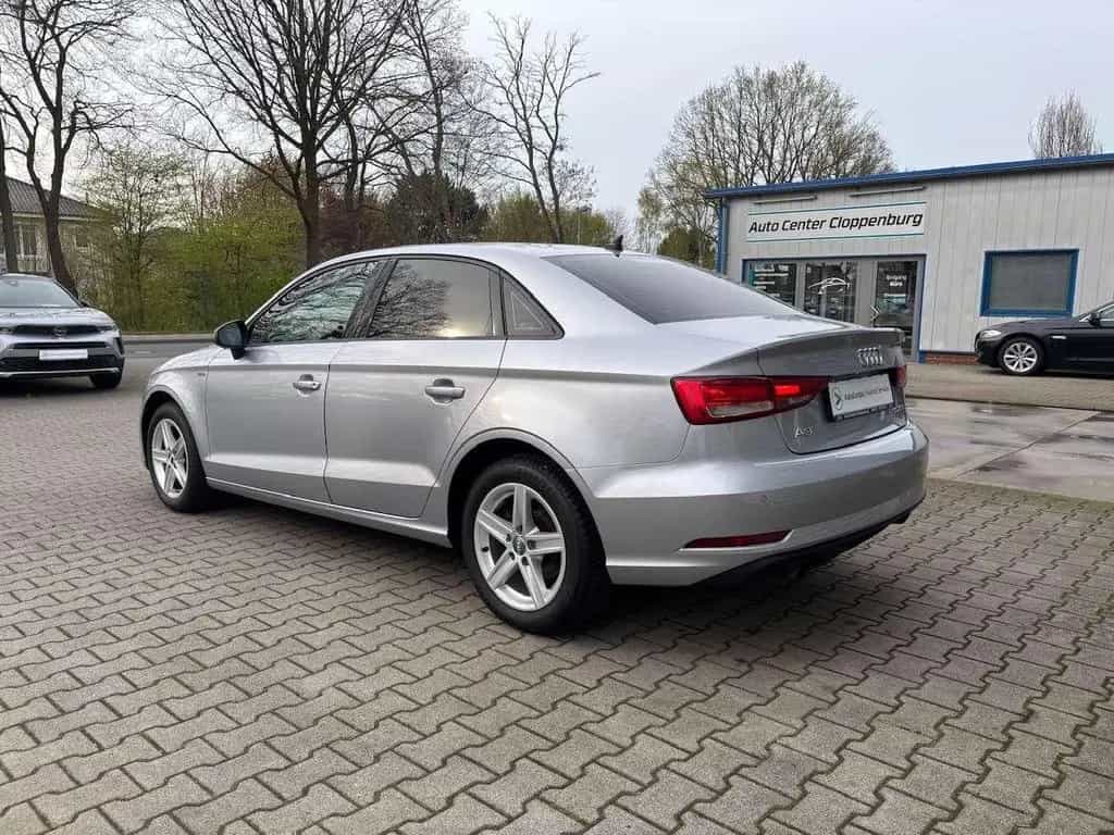 Audi A3 30 TFSI S-Line Limousine 02/2019-photo-3