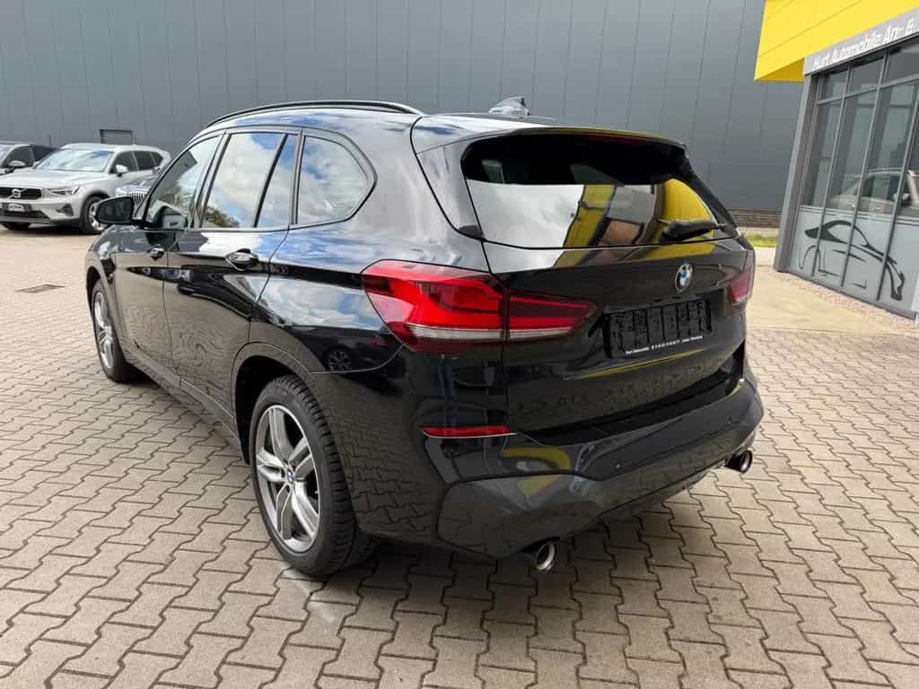 BMW X1 sDrive 18 d/M SPORTPAKET/LED/KAMERA/LEDER/AUT 08/2021-photo-3