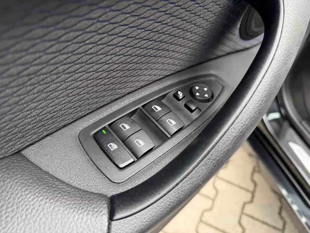 BMW X1 sDrive 18 d/M SPORTPAKET/LED/KAMERA/LEDER/AUT 08/2021-photo-9