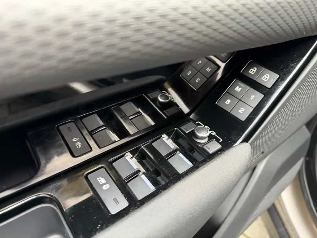 Land Rover Range Rover Rover Velar R-Dynamic/PANO/TOUCH/KEYLESS 12/2022-photo-10