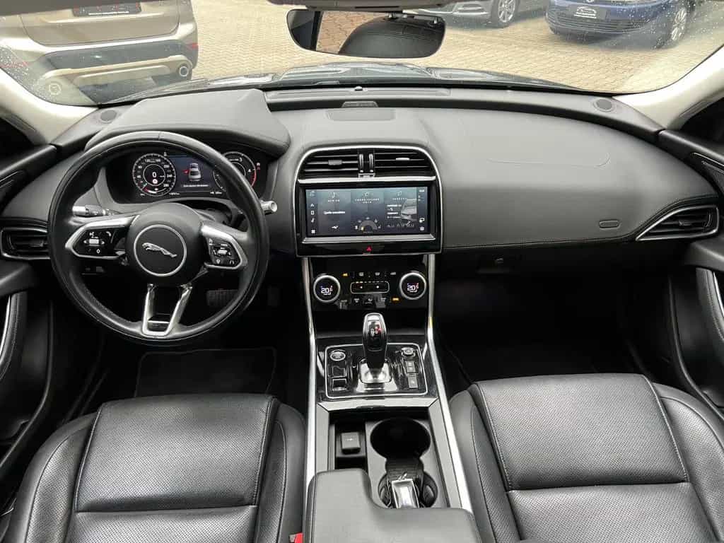 Jaguar XE S/LEDER/NAVI/TEMPOMAT/AUTOMATIK/DAB/MEMORY 04/2021-photo-13