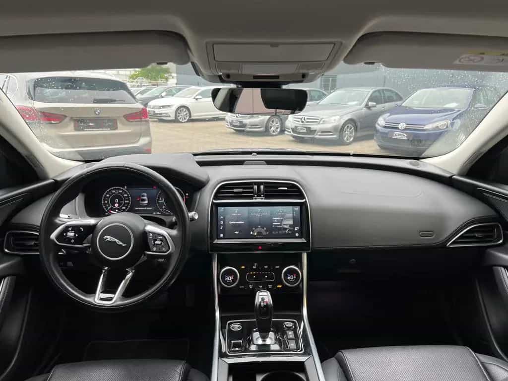 Jaguar XE S/LEDER/NAVI/TEMPOMAT/AUTOMATIK/DAB/MEMORY 04/2021-photo-14