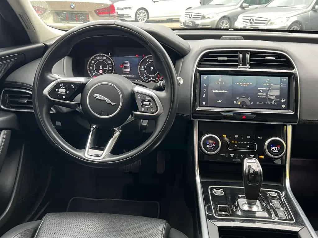 Jaguar XE S/LEDER/NAVI/TEMPOMAT/AUTOMATIK/DAB/MEMORY 04/2021-photo-15