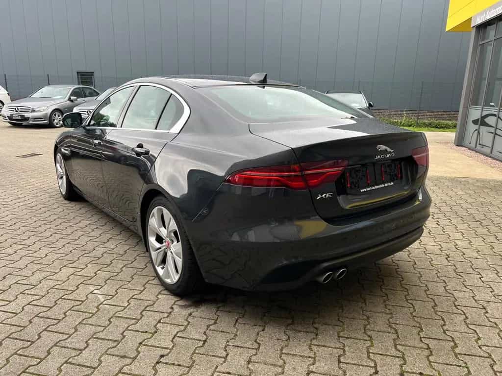 Jaguar XE S/LEDER/NAVI/TEMPOMAT/AUTOMATIK/DAB/MEMORY 04/2021-photo-3