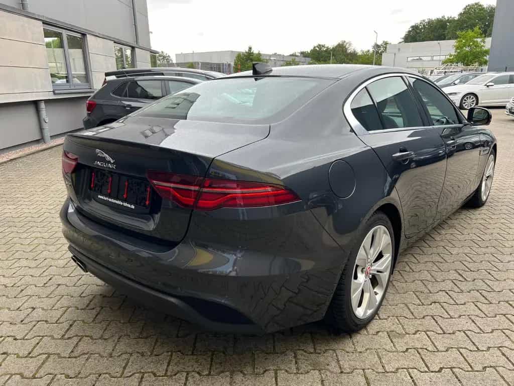 Jaguar XE S/LEDER/NAVI/TEMPOMAT/AUTOMATIK/DAB/MEMORY 04/2021-photo-5