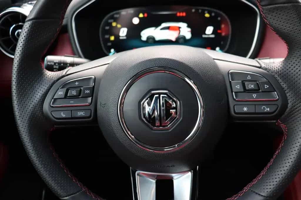 MG HS 1.5 Luxury Leder Navi SHZ ACC E.Heck SOFORT 06/2024-photo-8