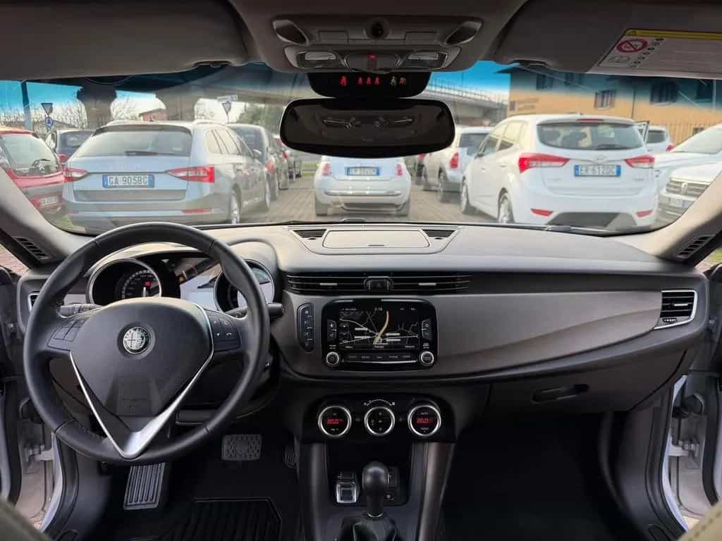 Alfa Romeo Giulietta 1.4 Turbo MultiAir TCT Excl 05/2014-photo-10