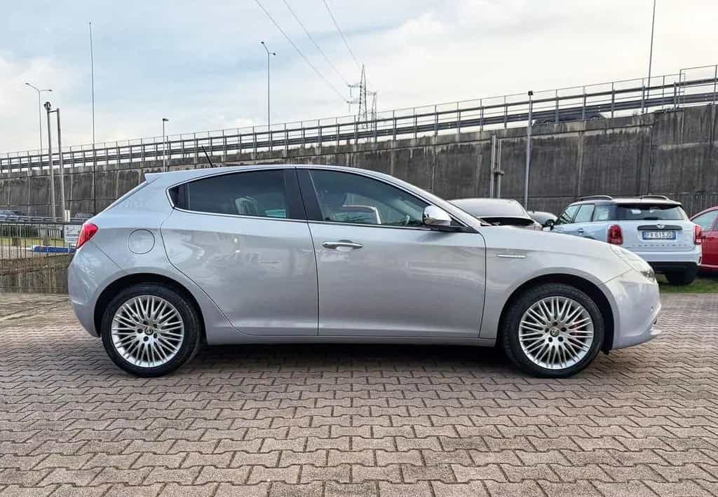 Alfa Romeo Giulietta 1.4 Turbo MultiAir TCT Excl 05/2014-photo-3