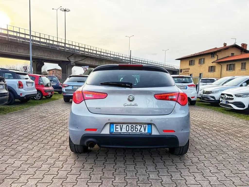 Alfa Romeo Giulietta 1.4 Turbo MultiAir TCT Excl 05/2014-photo-5