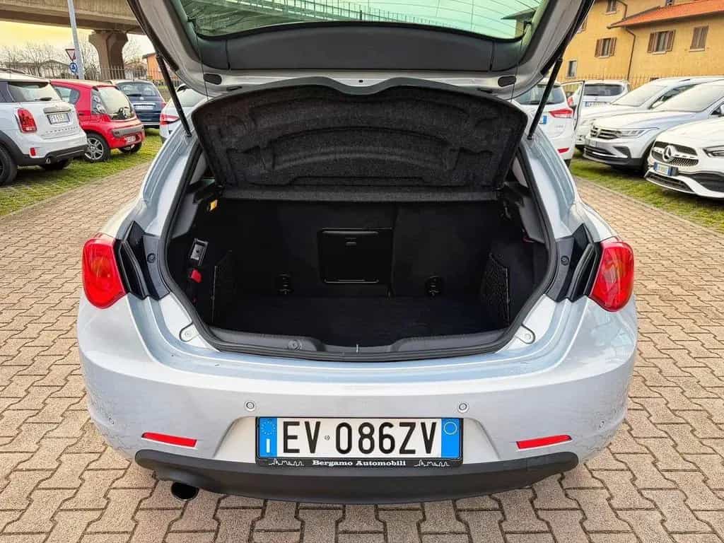 Alfa Romeo Giulietta 1.4 Turbo MultiAir TCT Excl 05/2014-photo-6