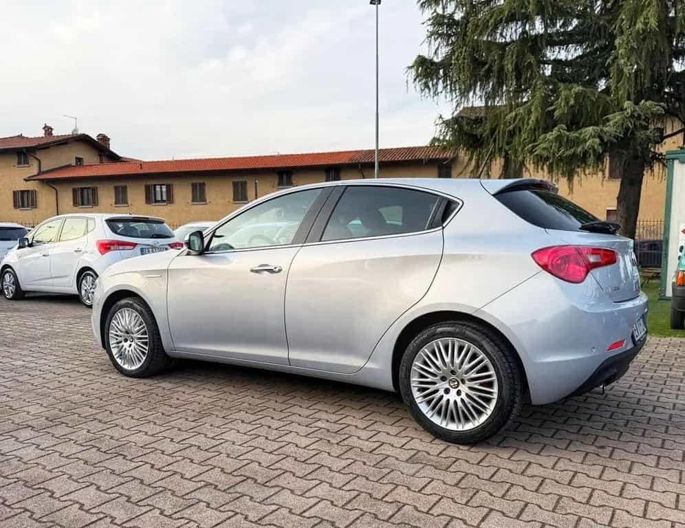 Alfa Romeo Giulietta 1.4 Turbo MultiAir TCT Excl 05/2014-photo-7