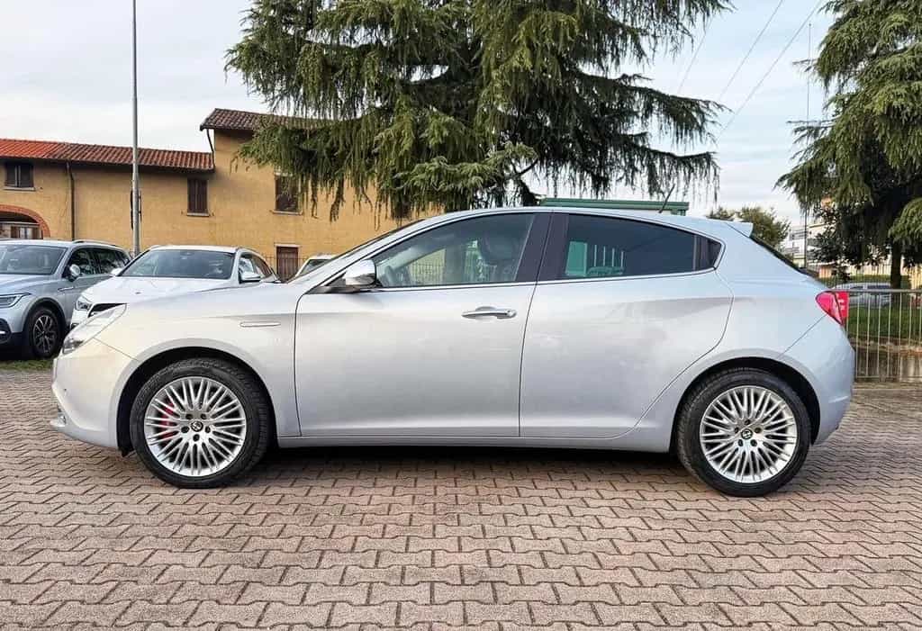Alfa Romeo Giulietta 1.4 Turbo MultiAir TCT Excl 05/2014-photo-8