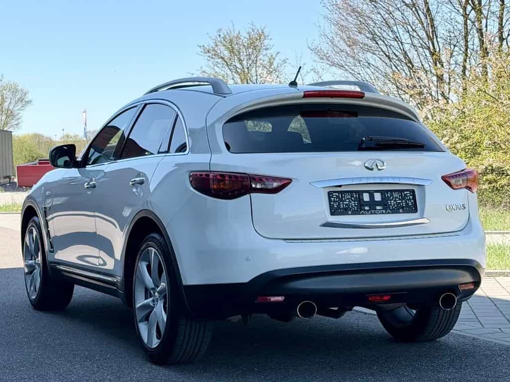 Infiniti QX70 S 3.7 Ultimate |VOLLAUSSTATTUNG|SHZ+LÜFTNG| 08/2016-photo-10