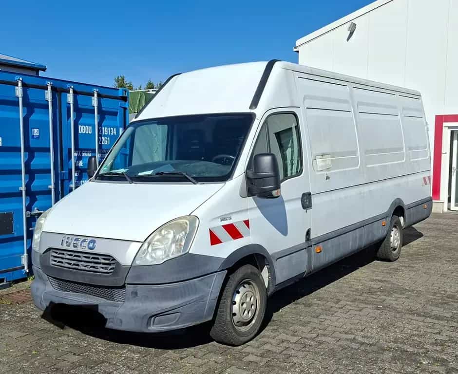 Iveco Daily HKa 35 S AHK Klima Kamera Webasto Isri Ra 11/2012-photo-2