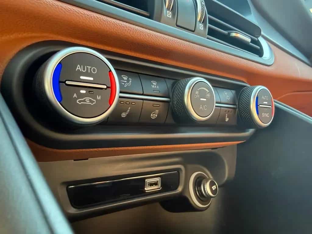Alfa Romeo Giulia Veloce Q4 Facelift 03/2021-photo-18