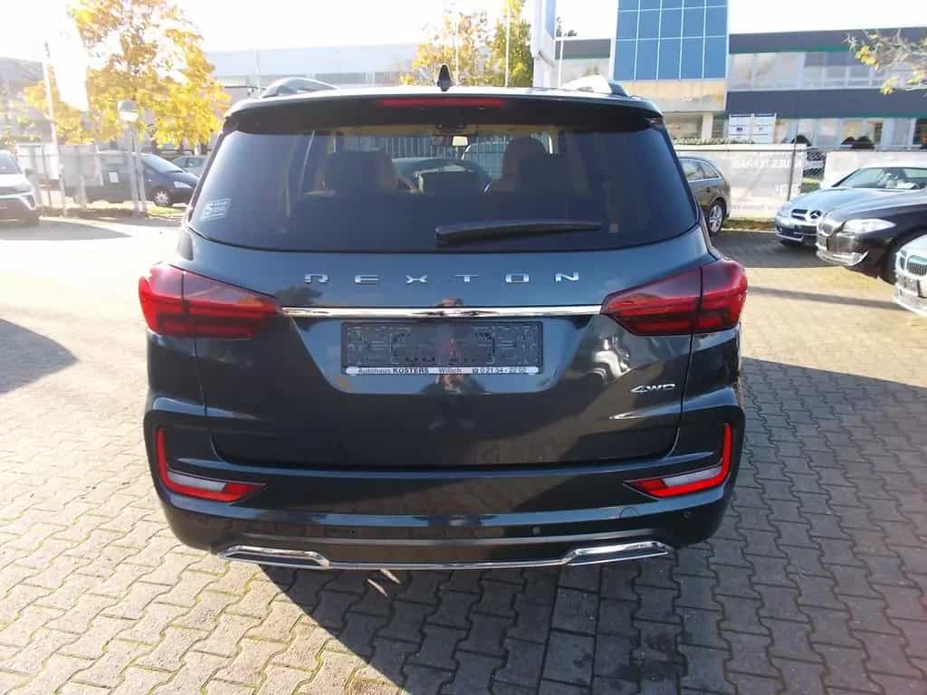 Ssangyong REXTON Sapphire 4WD  Leder el.SD Alu20"Allwetter 01/2024-photo-5