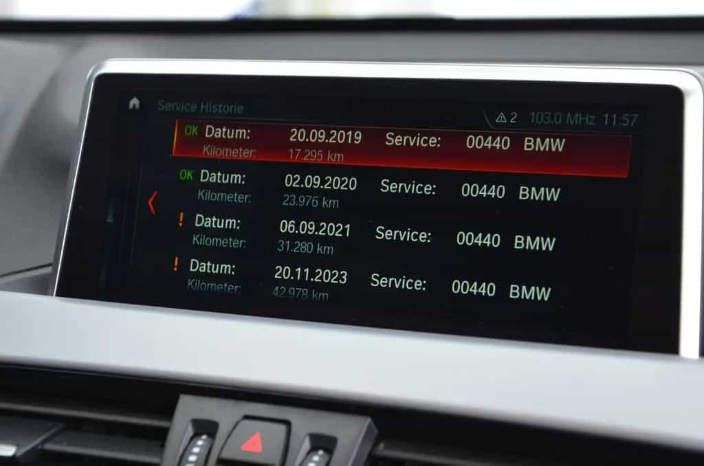 BMW X1 sDrive 18i Advantage *AUTOMATIK*ERST 55TKM!* 10/2017-photo-18