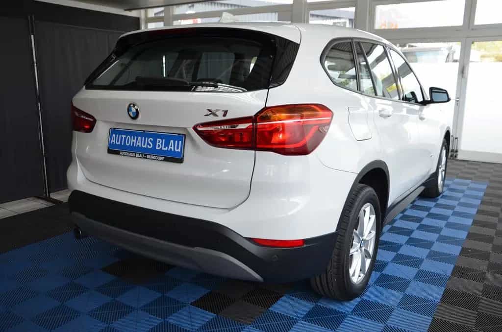 BMW X1 sDrive 18i Advantage *AUTOMATIK*ERST 55TKM!* 10/2017-photo-3
