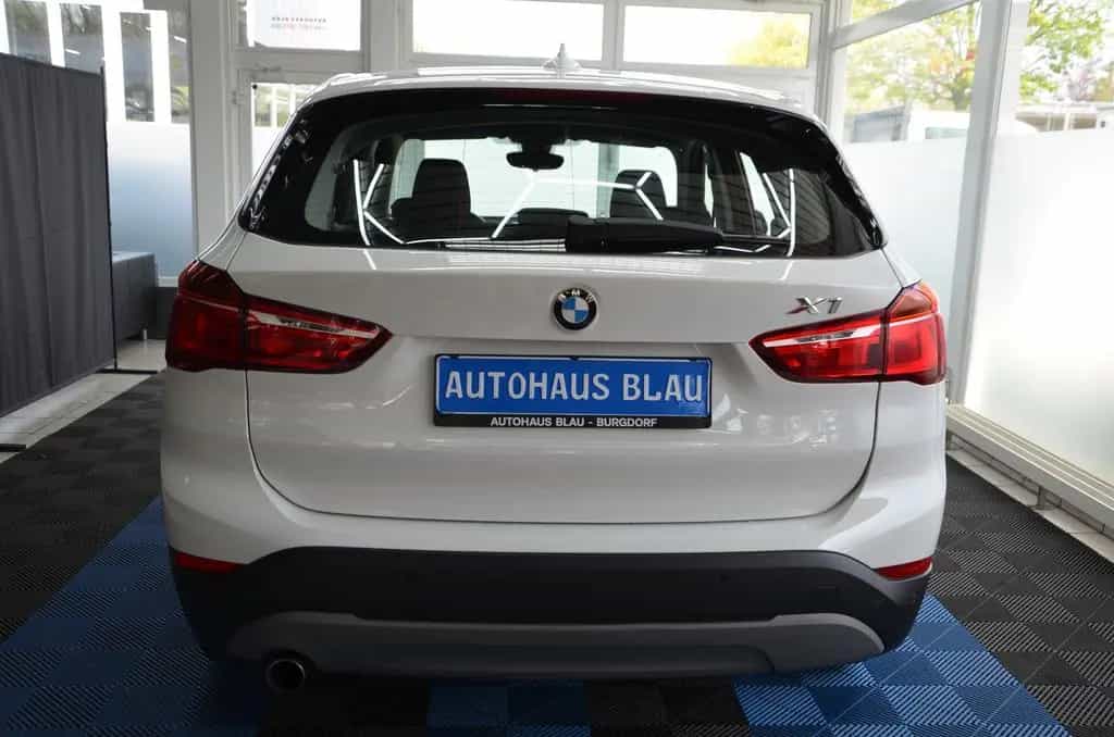 BMW X1 sDrive 18i Advantage *AUTOMATIK*ERST 55TKM!* 10/2017-photo-4