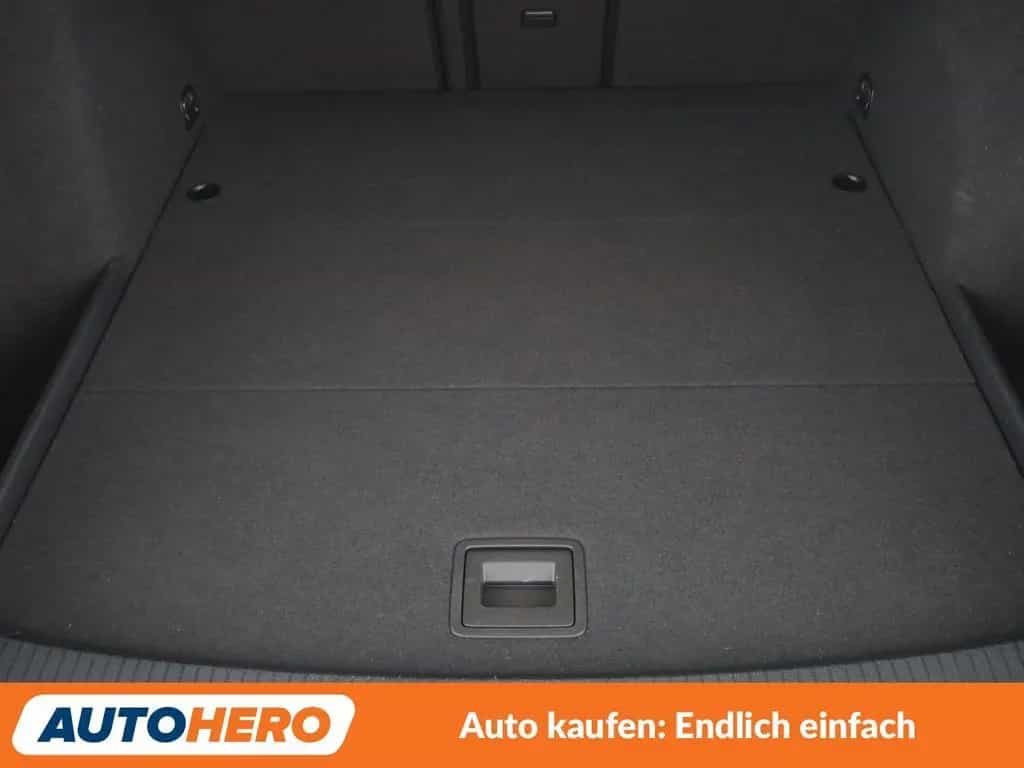 Volkswagen Golf VII 1.5 TSI ACT Highline BMT Aut.*NAVI*LED* 07/2017-photo-17