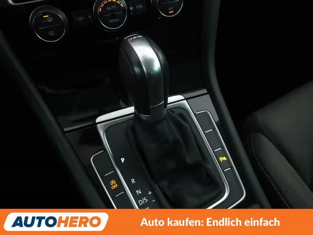 Volkswagen Golf VII 1.5 TSI ACT Highline BMT Aut.*NAVI*LED* 07/2017-photo-24
