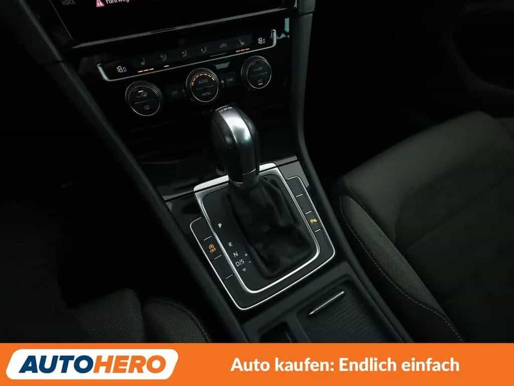 Volkswagen Golf VII 1.5 TSI ACT Highline BMT Aut.*NAVI*LED* 07/2017-photo-25