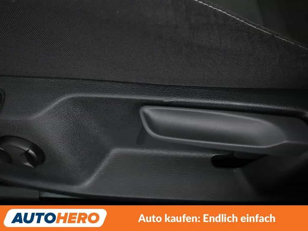 Volkswagen Golf VII 1.5 TSI ACT Highline BMT Aut.*NAVI*LED* 07/2017-photo-29