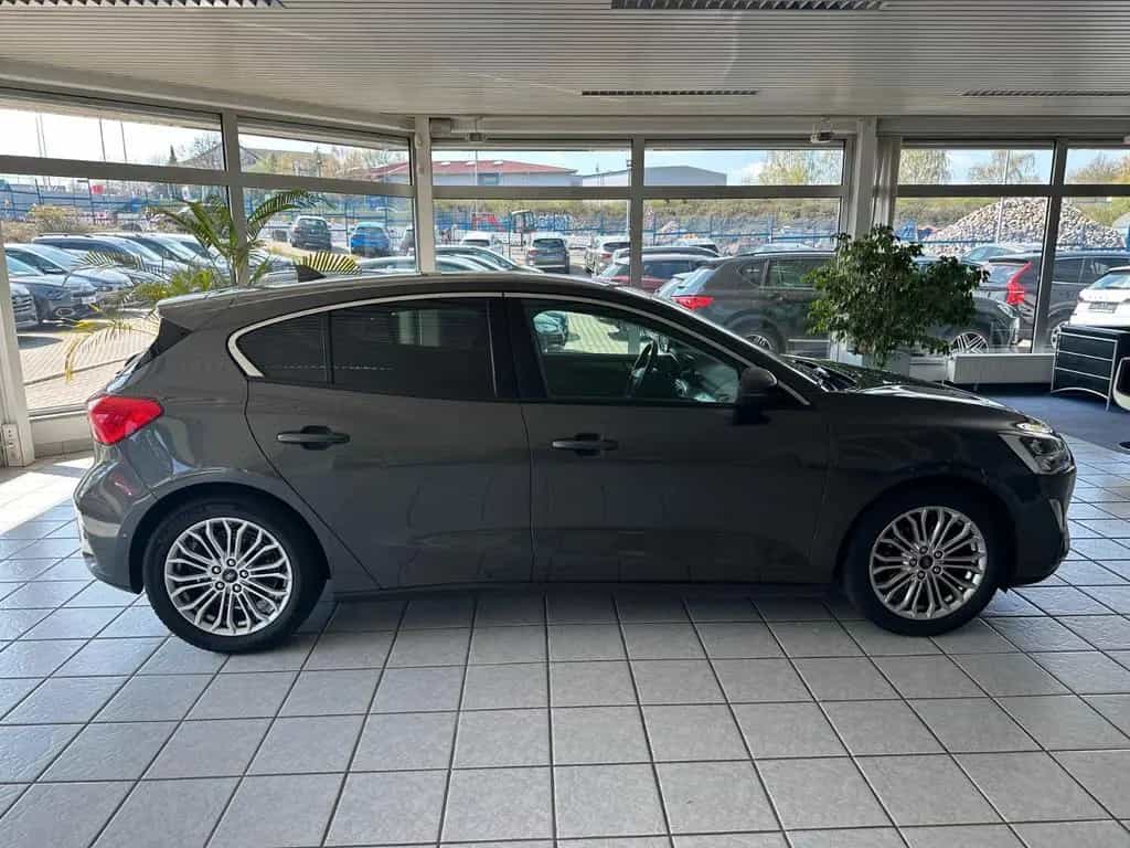 Ford Focus 1.5 EcoBoost Titanium*LED*Navi*Sitzheizg* 05/2019-photo-3