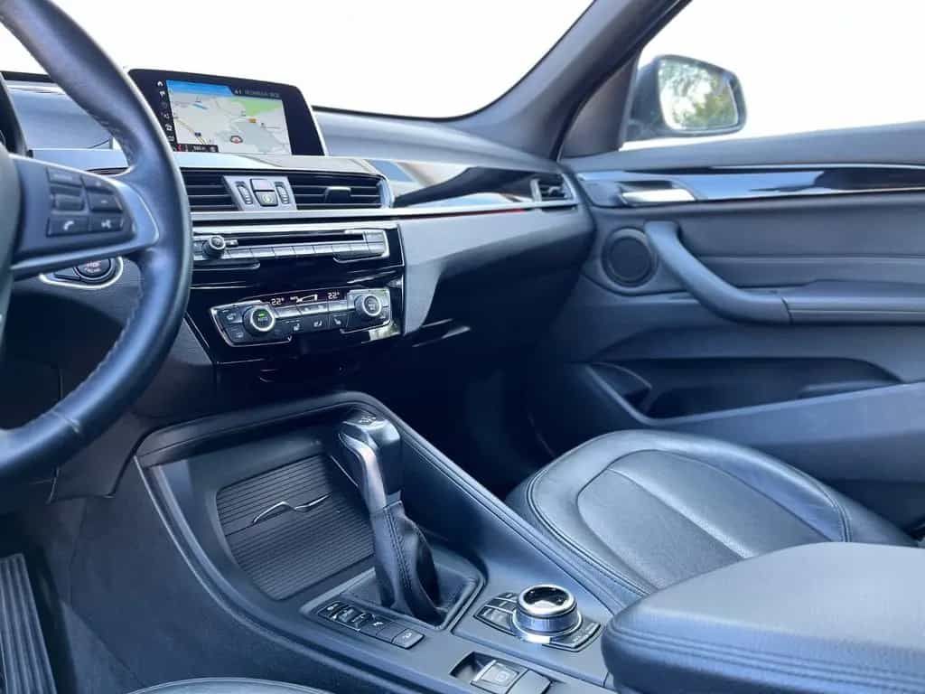 BMW X1 xDrive20d Automatik Leder Navi LED PANO PDC 11/2017-photo-12
