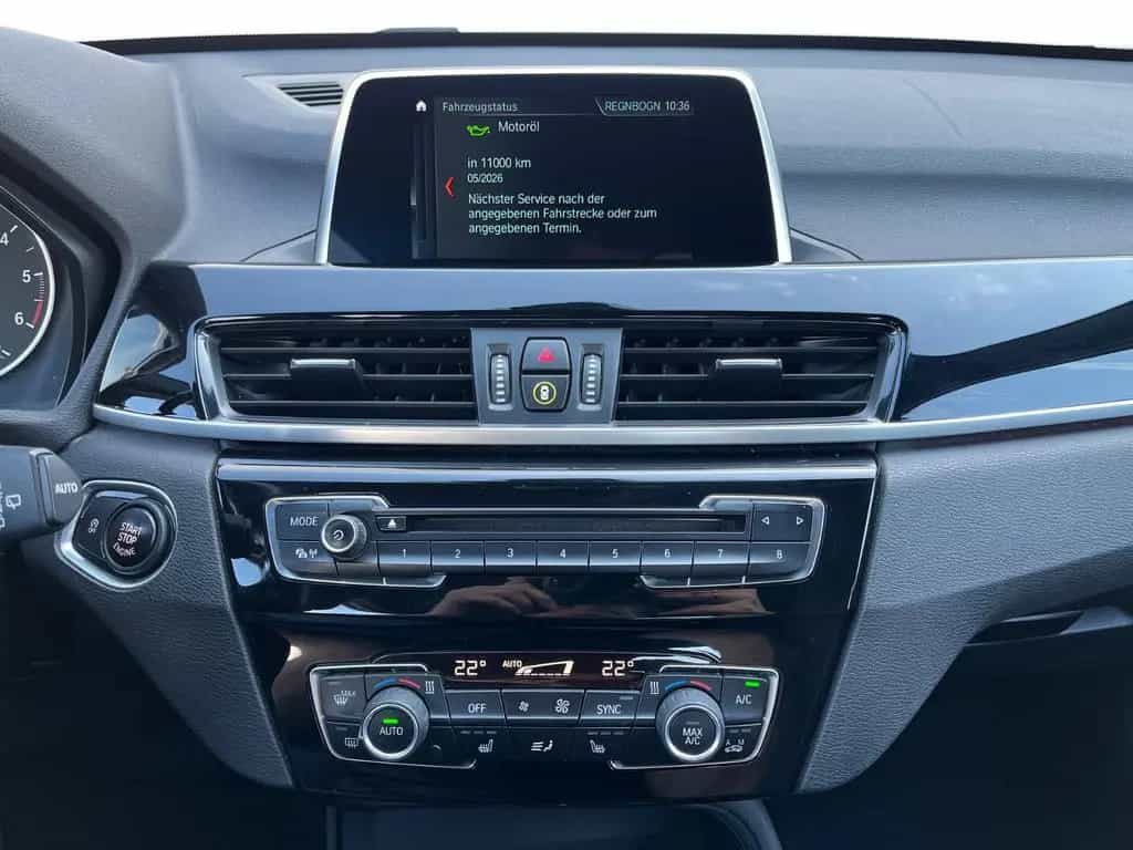 BMW X1 xDrive20d Automatik Leder Navi LED PANO PDC 11/2017-photo-18