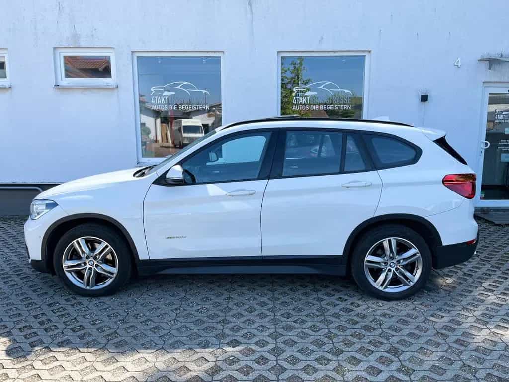 BMW X1 xDrive20d Automatik Leder Navi LED PANO PDC 11/2017-photo-4