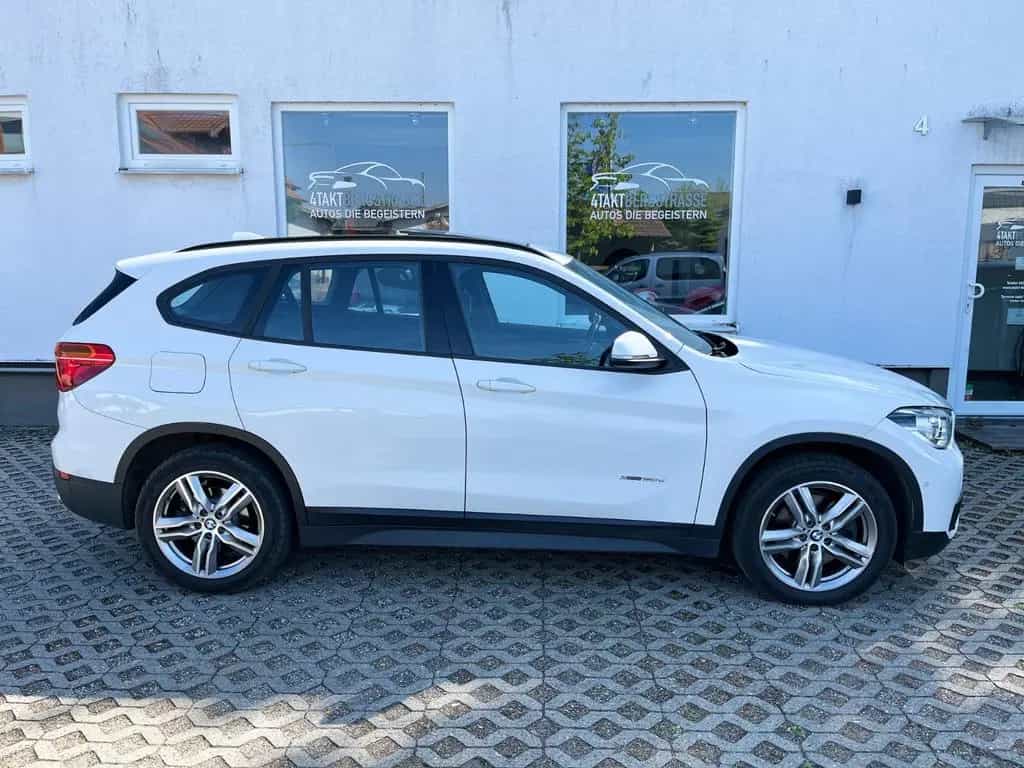BMW X1 xDrive20d Automatik Leder Navi LED PANO PDC 11/2017-photo-5