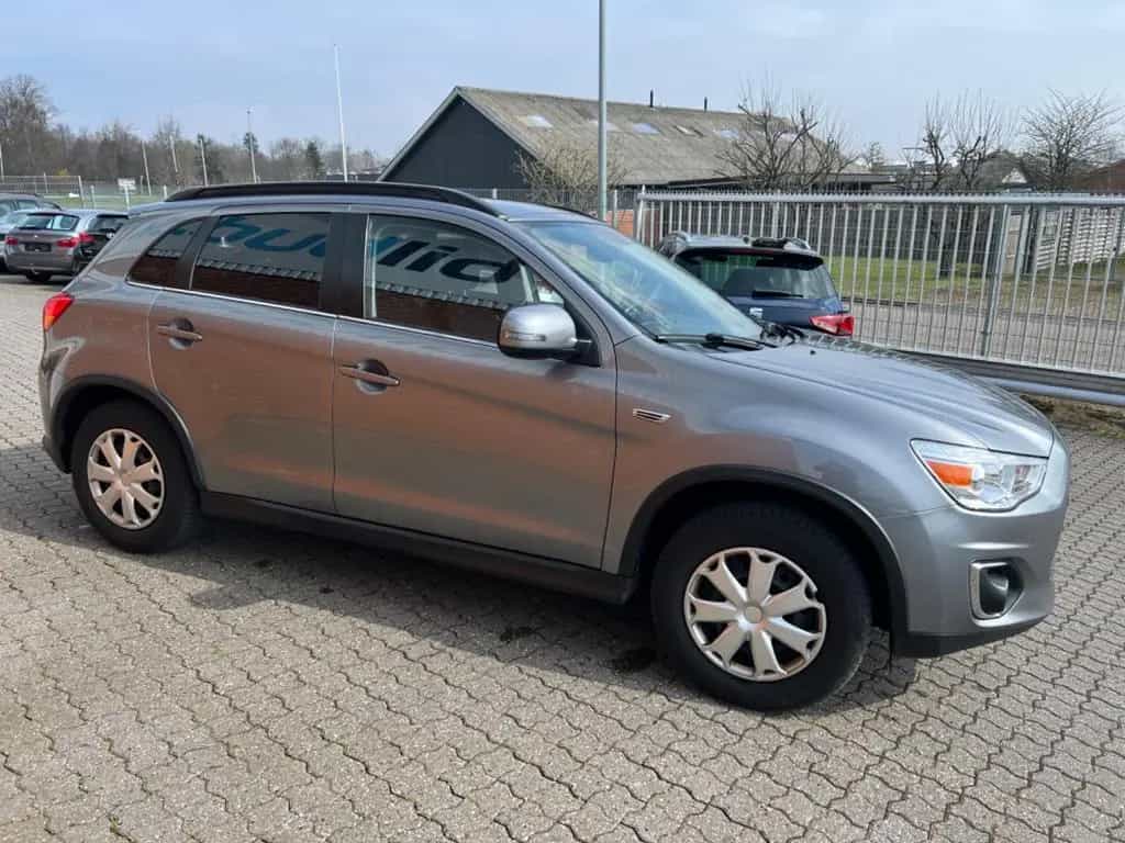 Mitsubishi ASX Basis 2WD FULL SERVICE ONE OWNER 08/2015-photo-3