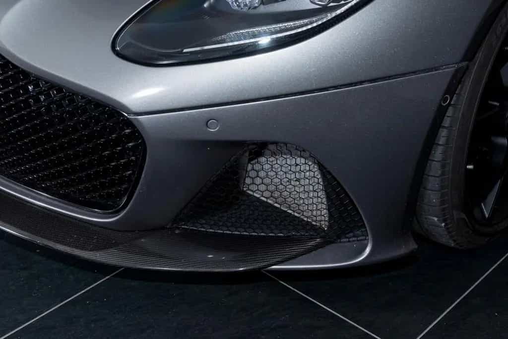 Aston Martin DBS Superleggera Coupé 5.2 V12 11/2018-photo-36