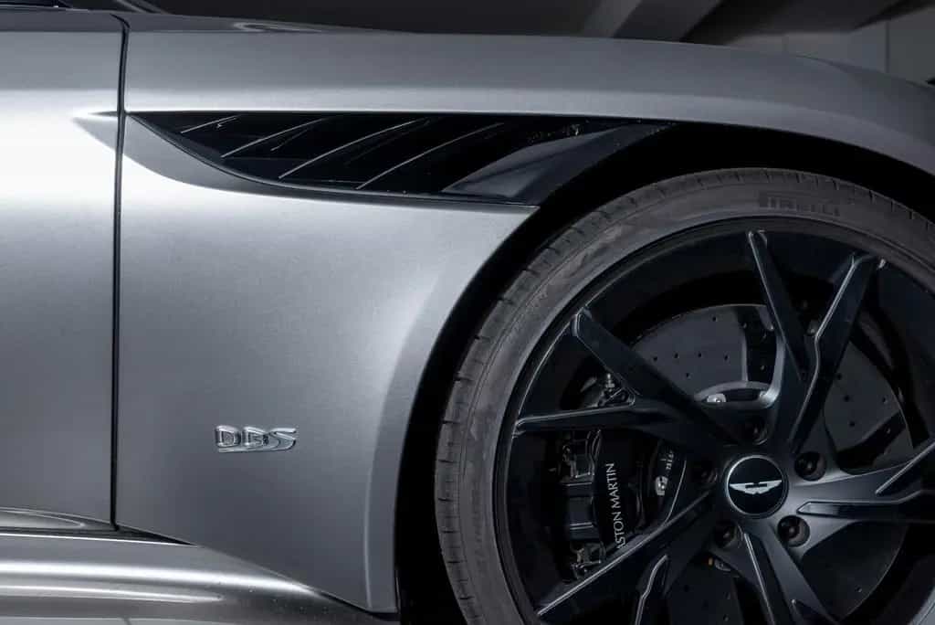 Aston Martin DBS Superleggera Coupé 5.2 V12 11/2018-photo-38