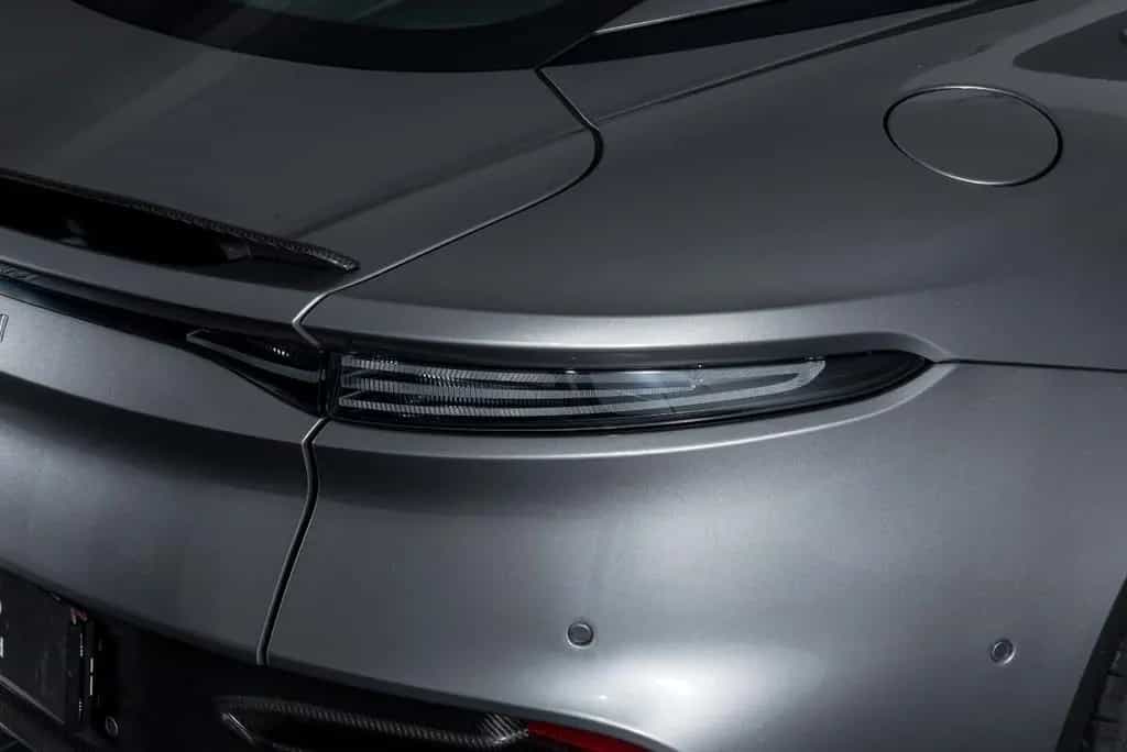 Aston Martin DBS Superleggera Coupé 5.2 V12 11/2018-photo-44