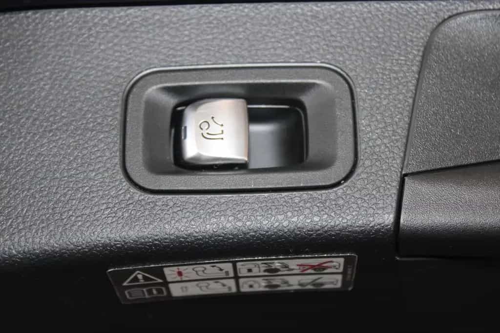 Mercedes-Benz C 200 T 9-G Tronic Avantgarde MHEV LED AHK CAM 07/2019-photo-18