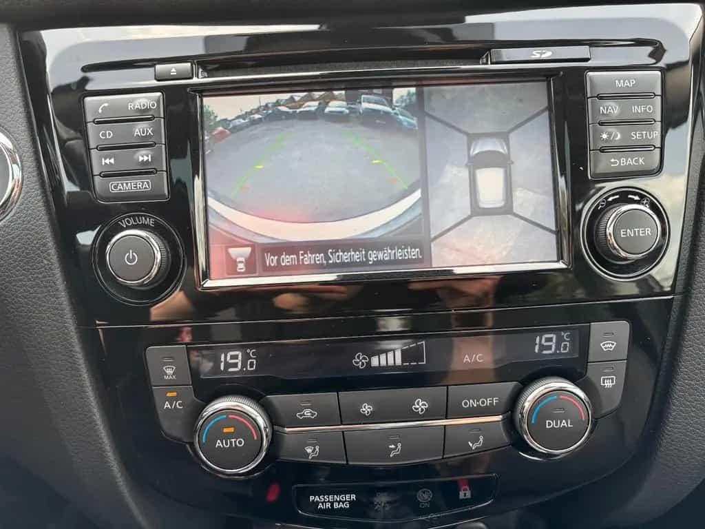 Nissan Qashqai Tekna! 1.6, Navi, 360° Kamera, Panorama 07/2015-photo-19