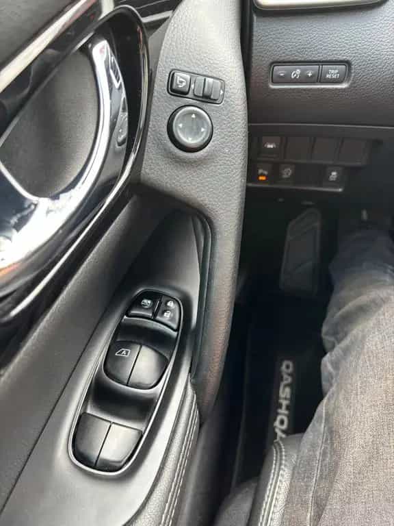 Nissan Qashqai Tekna! 1.6, Navi, 360° Kamera, Panorama 07/2015-photo-21