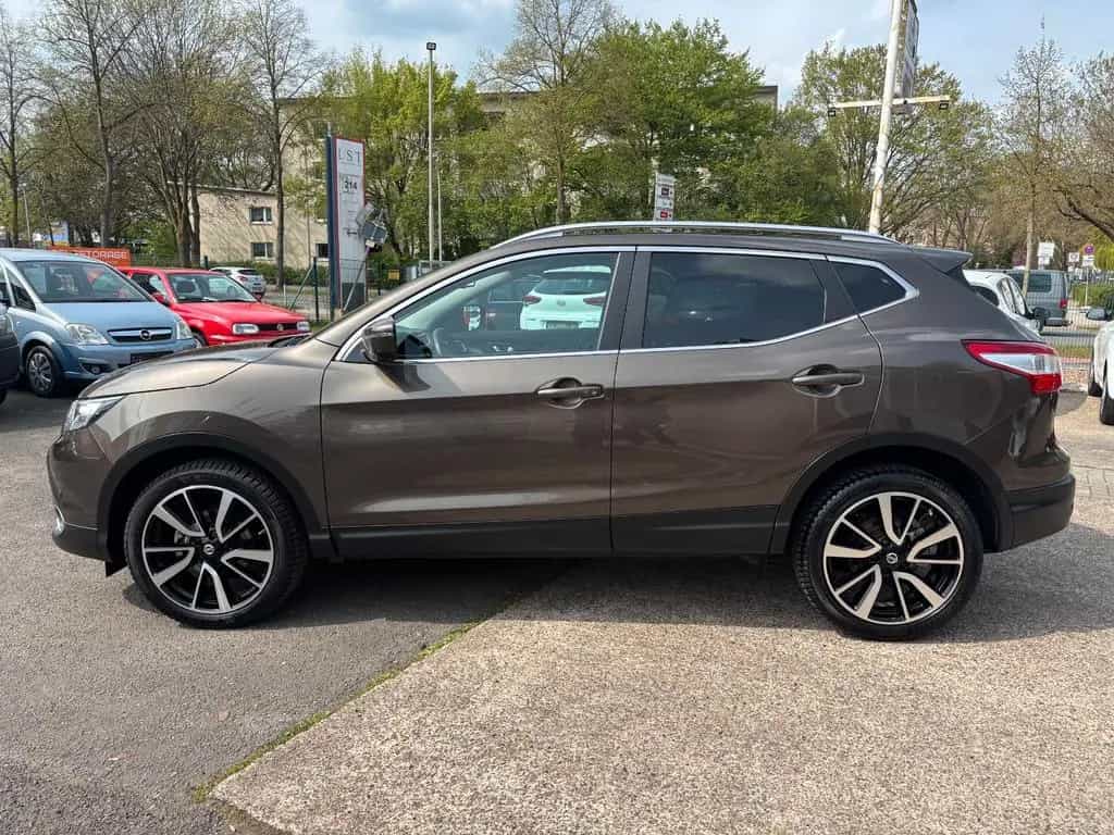 Nissan Qashqai Tekna! 1.6, Navi, 360° Kamera, Panorama 07/2015-photo-7