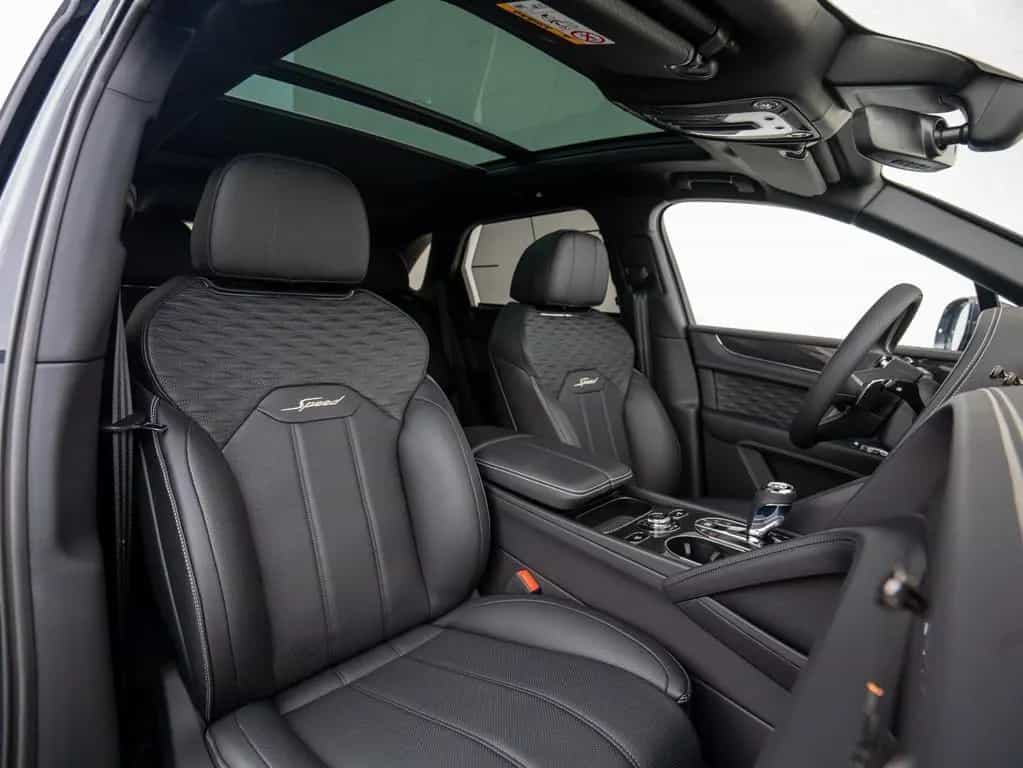 Bentley Bentayga Speed V8 03/2026-photo-36