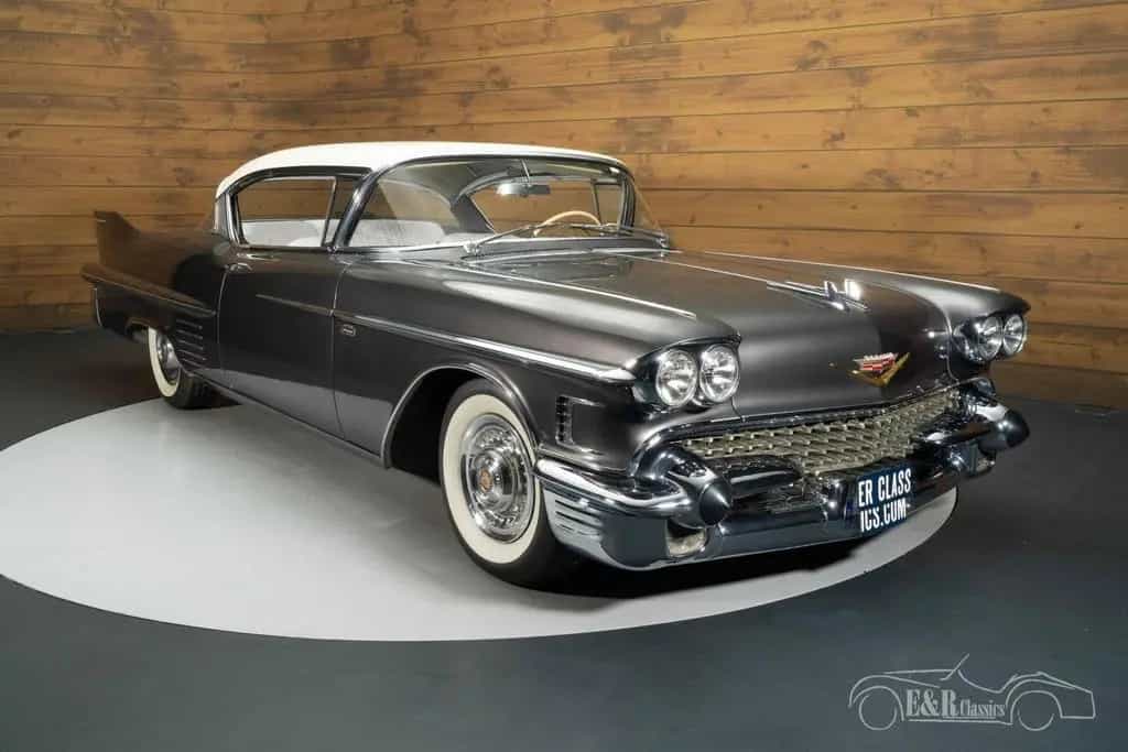 Cadillac Series 62 Coupe de Ville Coupe | 1958 01/1958-photo-2
