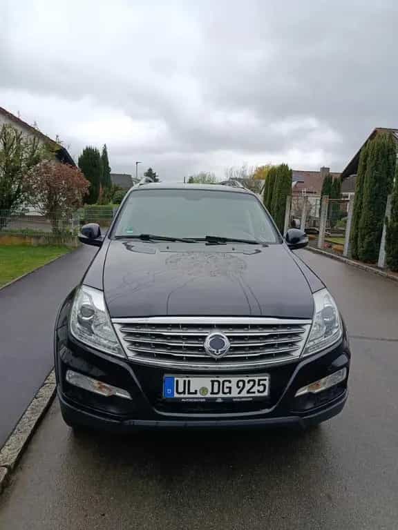 Ssangyong Rexton 2.2 Diesel e-XDi 220 Executive 4WD Au... 02/2016-photo-1