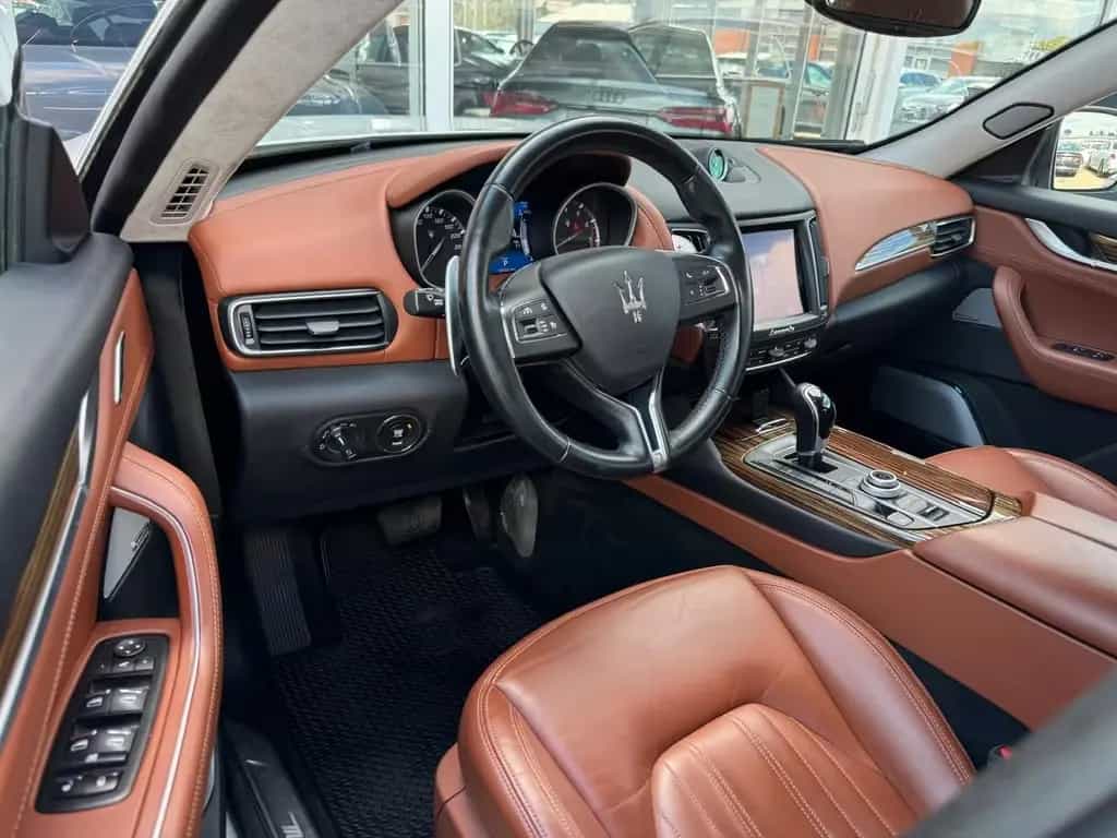 Maserati Levante S Q4 Biturbo* Gran Sport 4X4*ACC*LED. 07/2016-photo-13
