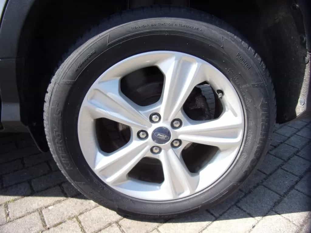 Ford Kuga ALU, Winter Paket, AHK schwenk , Parkass. 01/2019-photo-9