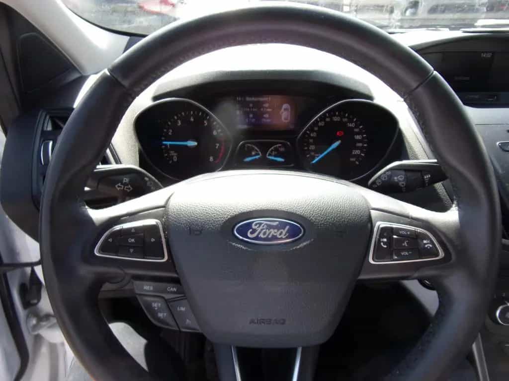 Ford Kuga ALU, Winter Paket, AHK schwenk , Parkass. 01/2019-photo-4