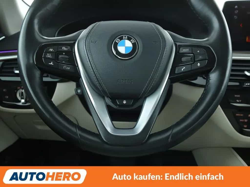 BMW 5 Series 530i Luxury Line Aut.*NAV*HUD*ACC*360CAM*PDC 03/2018-photo-16